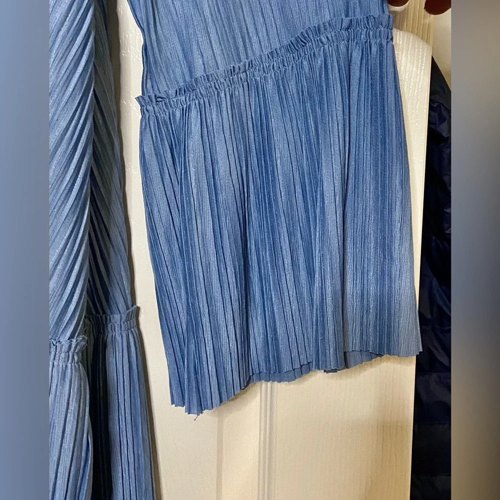 Free People Women’s pleated flowly bell sleeve Blue Mini dress Size Small - Picture 3 of 4